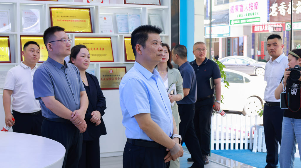 Secretary Zeng Zhijun Investigates Talk2all to Promote the Development of Emerging Industries
